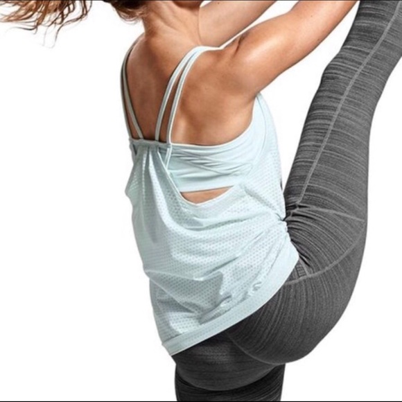 Athleta Tops - Athleta Dot Invigorate Top XXS